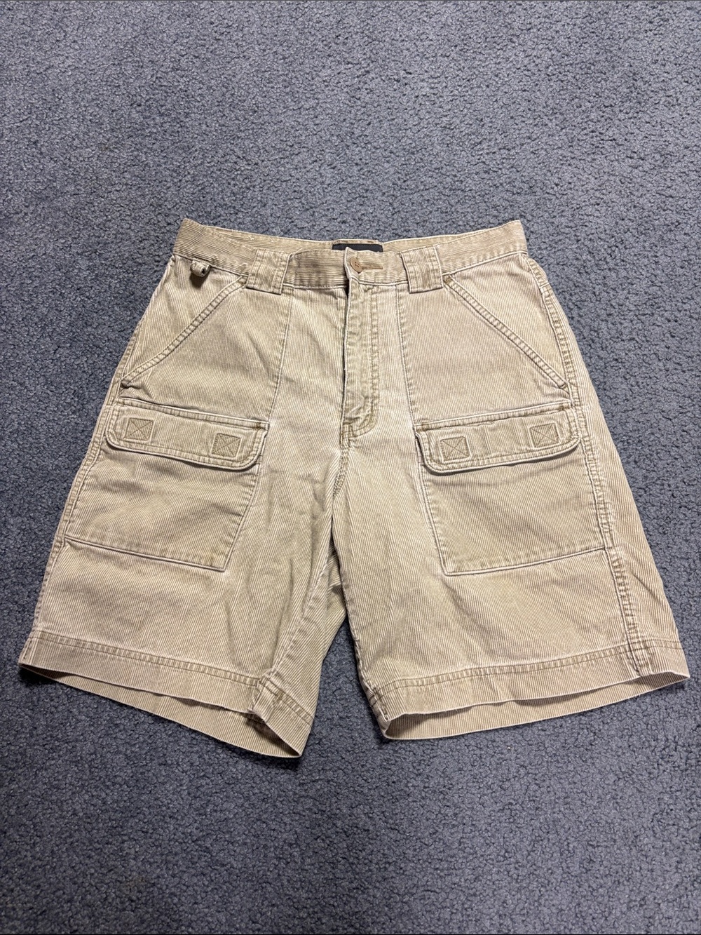 Vintage Men’s Eddie Bauer cargo shorts size 30